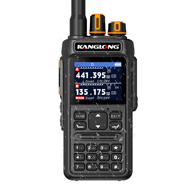 Radio amateur UV68